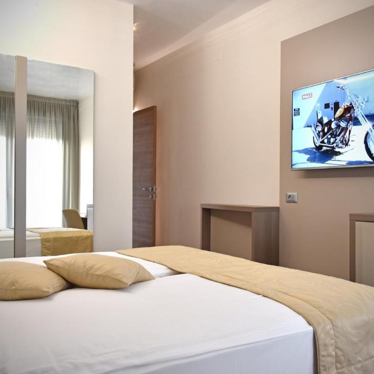 Hotel Delle Nazioni - Adults Only - Camera Matrimoniale con Vista Mare Frontale - 5