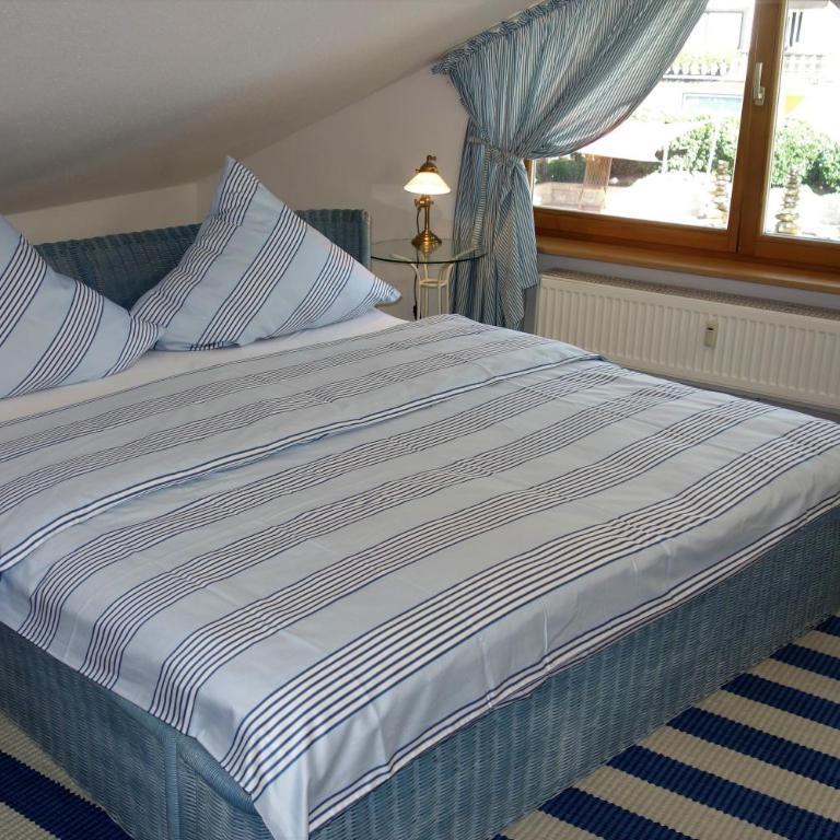 Alpenflair Ferienwohnungen Whg 223 - Apartment - 8