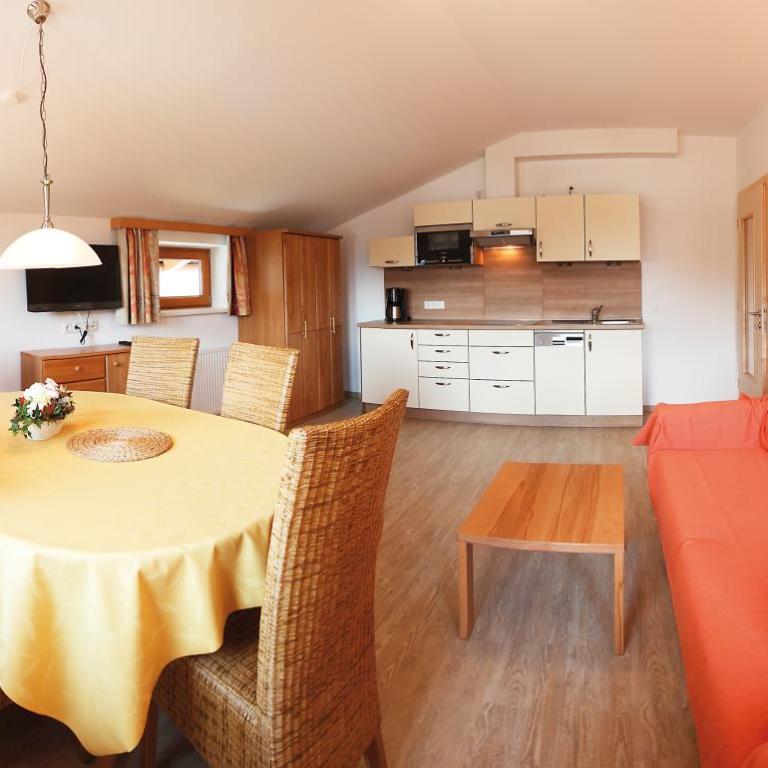 Apart Andrea - Appartamento con 2 Camere da Letto e Balcone - 5