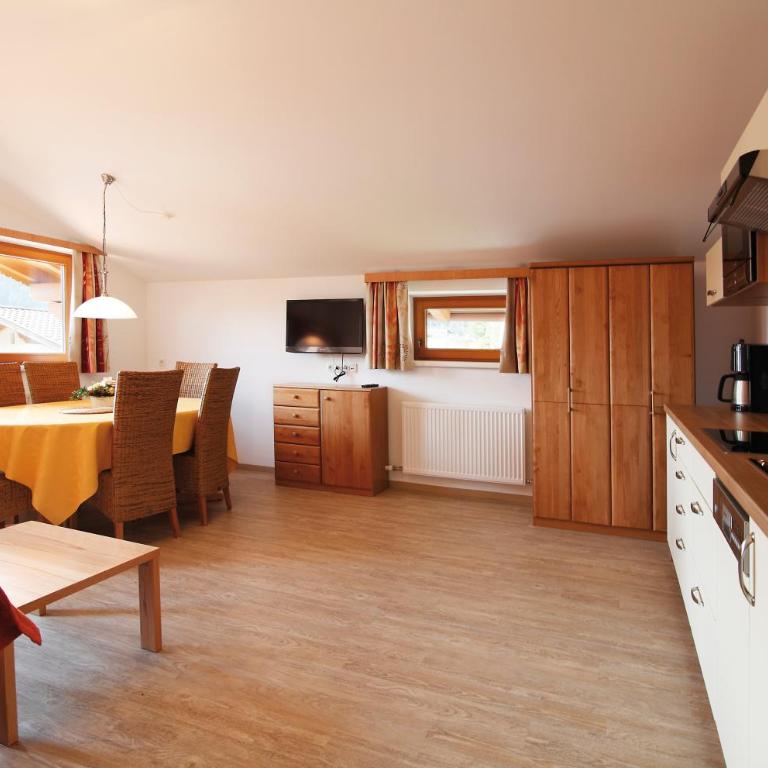 Apart Andrea - Appartamento con 2 Camere da Letto e Balcone - 7