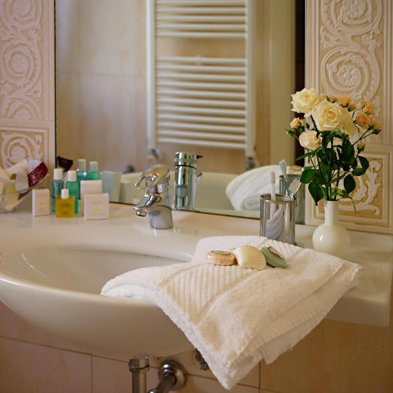 Hotel Carlton Capri - Camera Matrimoniale Classic - 1