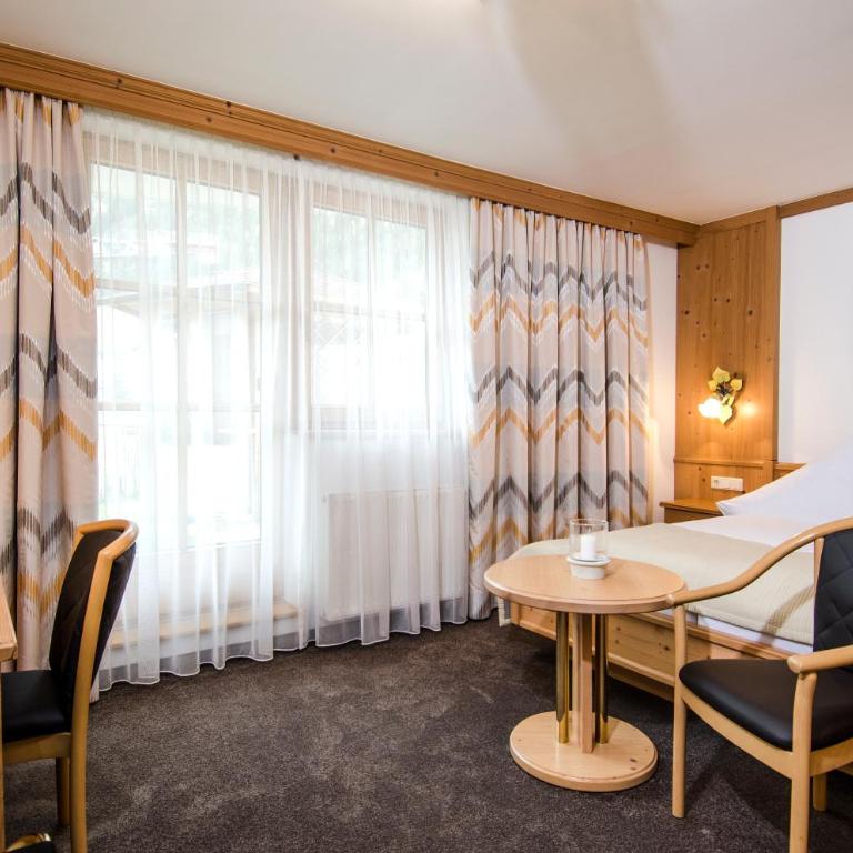Hotel Garni Subretta - Deluxe Zimmer - 4