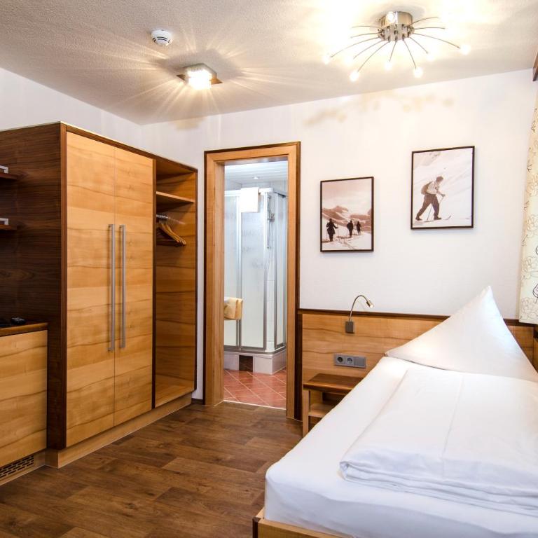 Hotel Garni Subretta - Zweibettzimmer mit Bad - 4