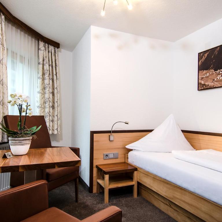 Hotel Garni Subretta - Zweibettzimmer mit Bad - 5