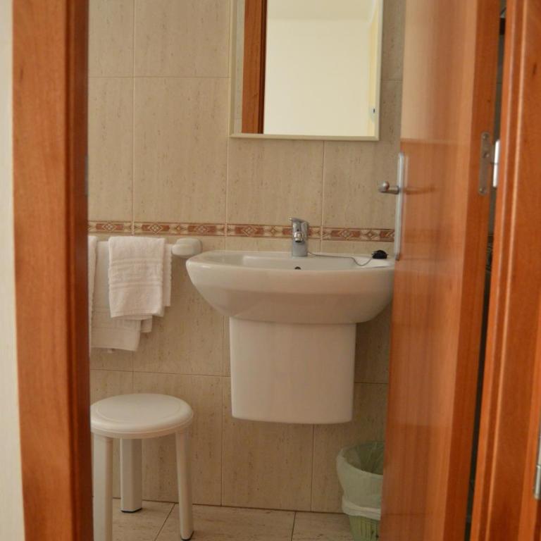 Hostal Mary - ADULTS ONLY 18 AND UP - Habitación Triple Estándar - 4