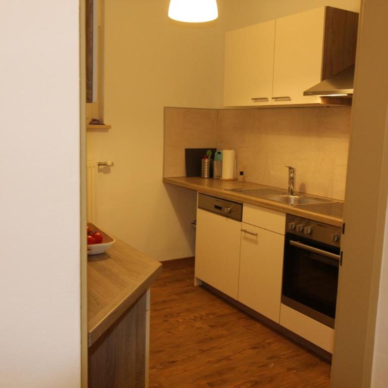 HeRo´s Home - Apartment mit Terrasse 1 - 8