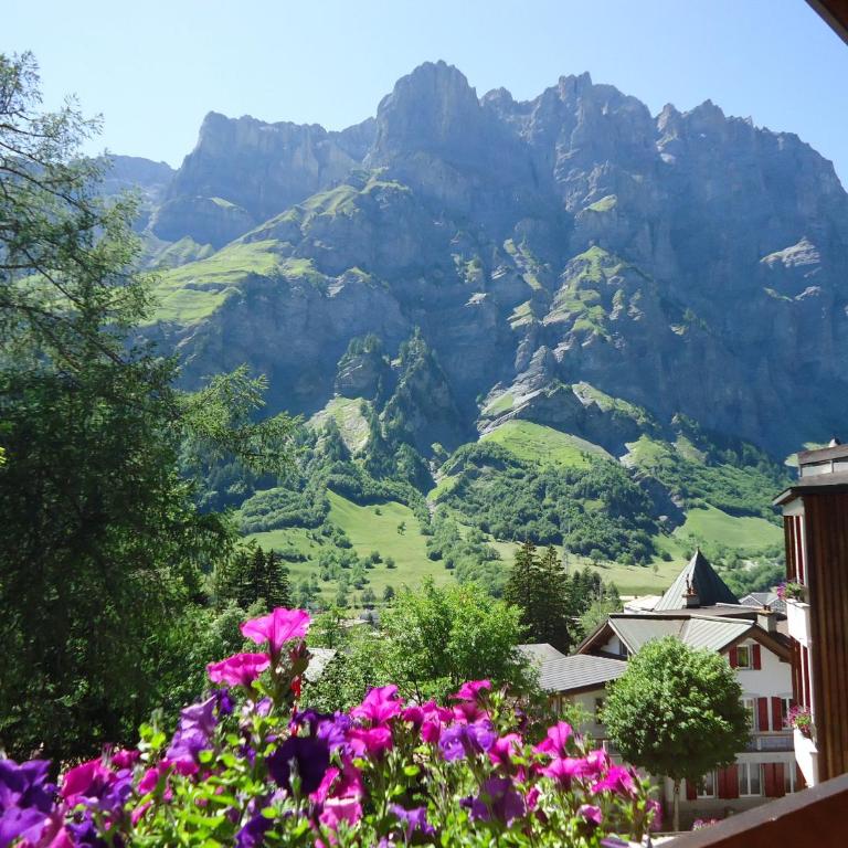 Hotel Quellenhof Leukerbad - Dreibettzimmer - 1