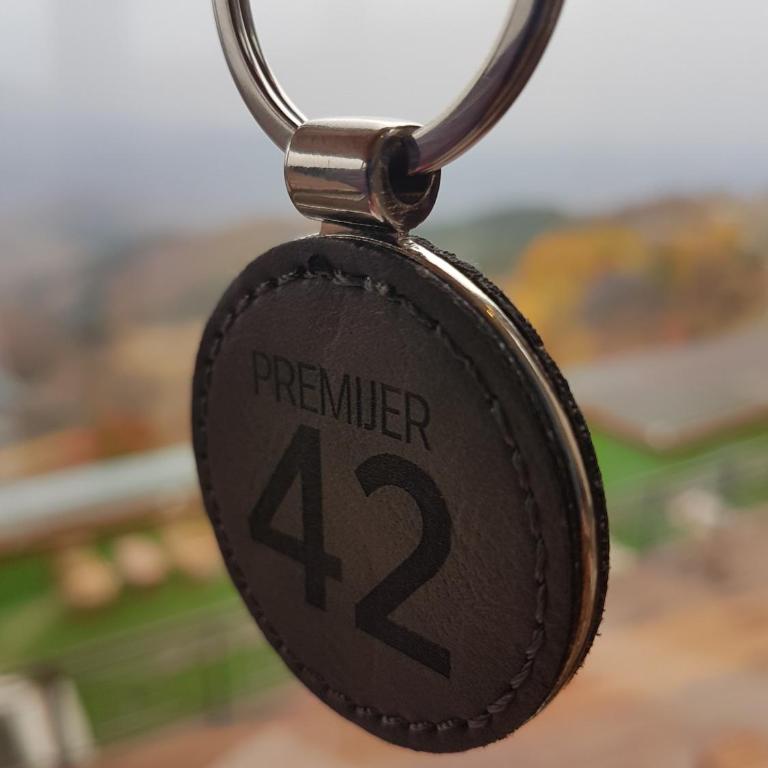 Ogi & Una Premijer 42 - Apartment with Mountain View - 42