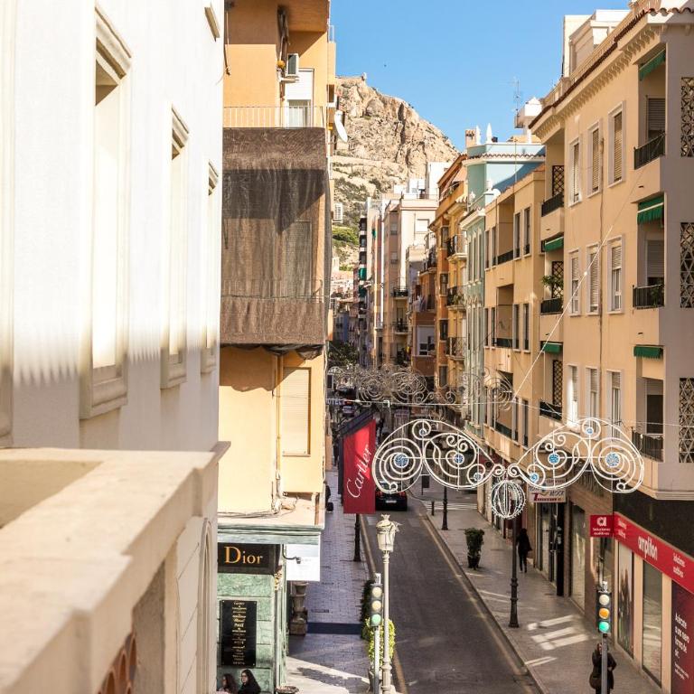 TEATRO centro alicante - Three-Bedroom Apartment - 13