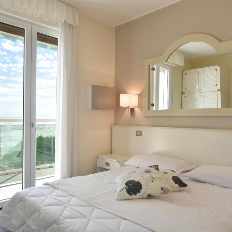 Hotel Anthony - Camera Classic Matrimoniale/Doppia con Letti Singoli con Balcone e Vista Mare - 1