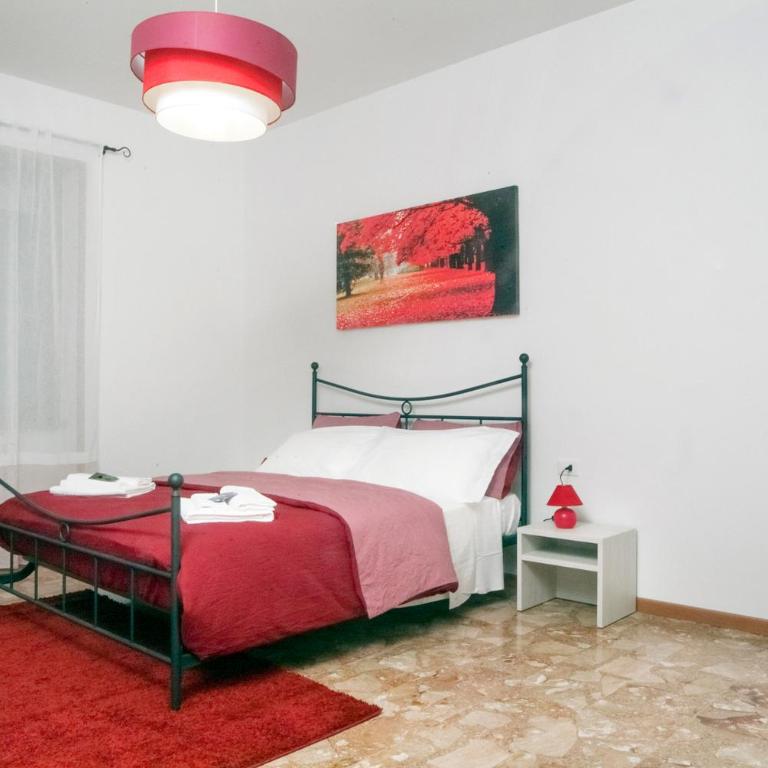 CityWalls Guest House Bergamo - Camera Tripla con Bagno Privato Esterno - 11