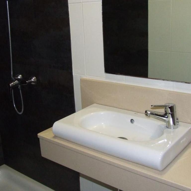 Hostal Larios - Double or Twin Room - 1