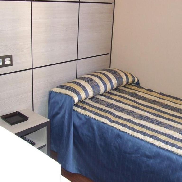 Hostal Larios - Single Room - 8