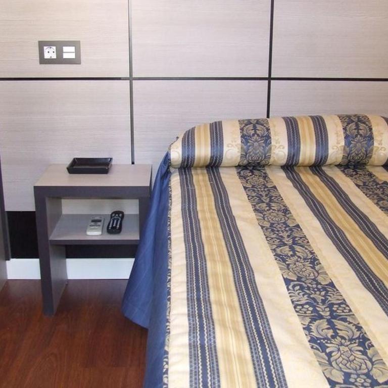 Hostal Larios - Single Room - 7