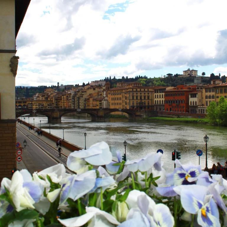 Residenza Vespucci - Camera Luxury Matrimoniale/Doppia con Letti Singoli con Balcone e Vista Fiume - 23