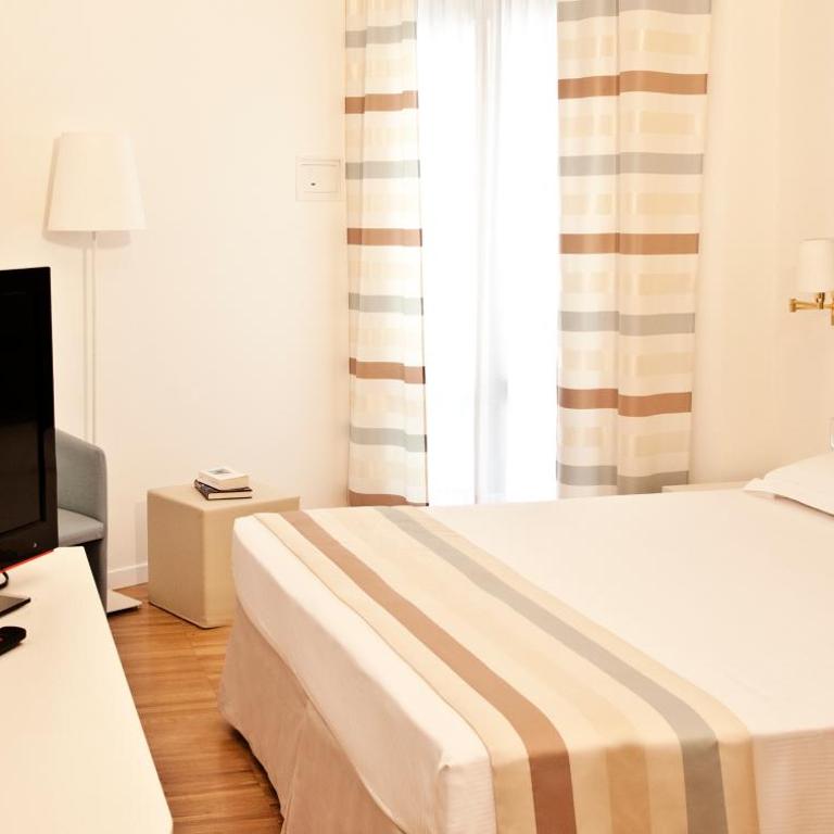 Hotel Atlantico - Camera Matrimoniale/Doppia con Letti Singoli con Vista Mare Parziale - 5
