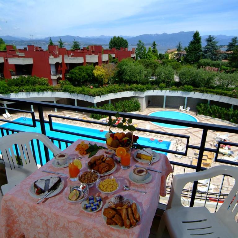 Hotel Residence Holiday - Camera Matrimoniale Superior - 3