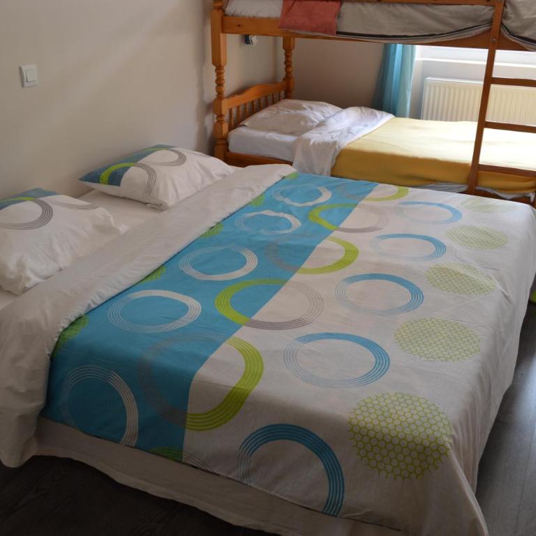 Hôtel Timgad - Chambre familiale (2 adultes + 2 enfants) - Accès par escalier uniquement - 4