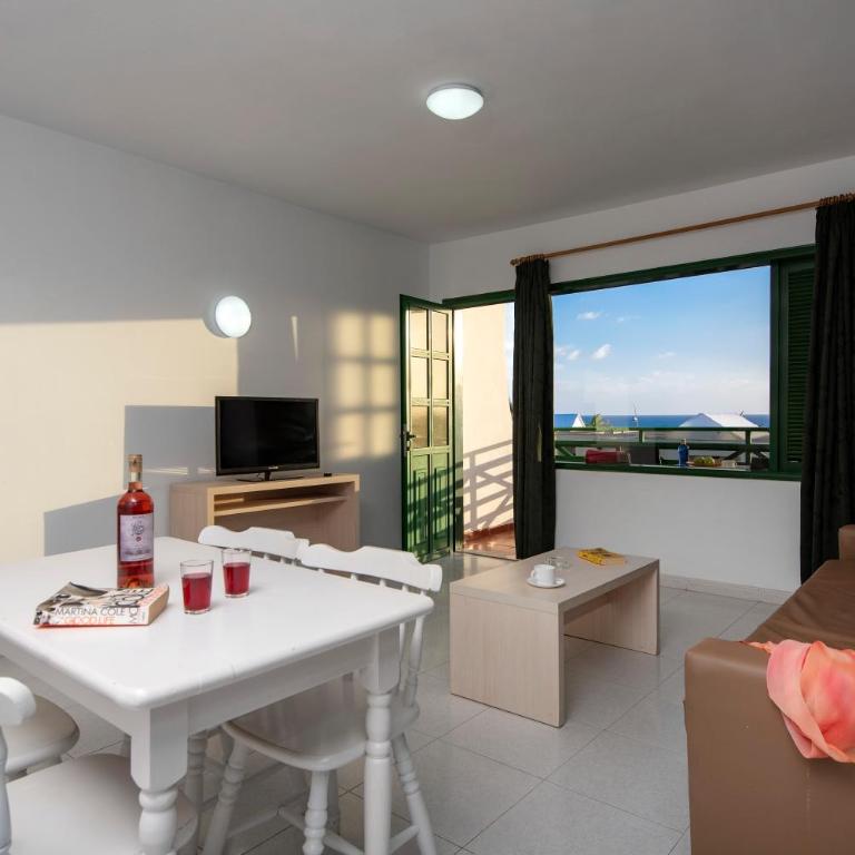 Rocas Blancas Apartments - One-Bedroom Apartment with Sea View - 12