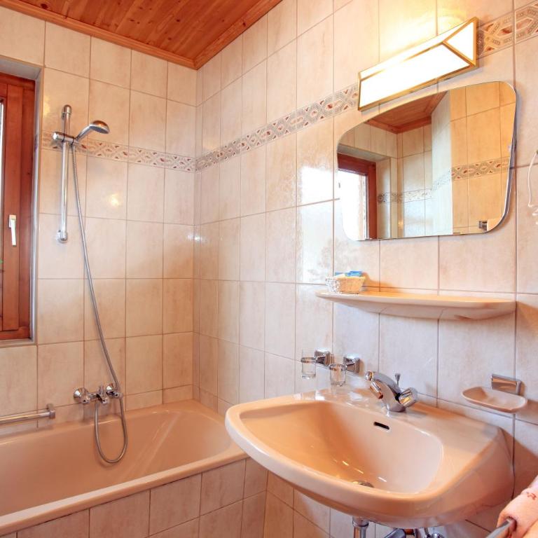 Gasthof Zum Lendwirt - Familienzimmer mit Balkon - 4