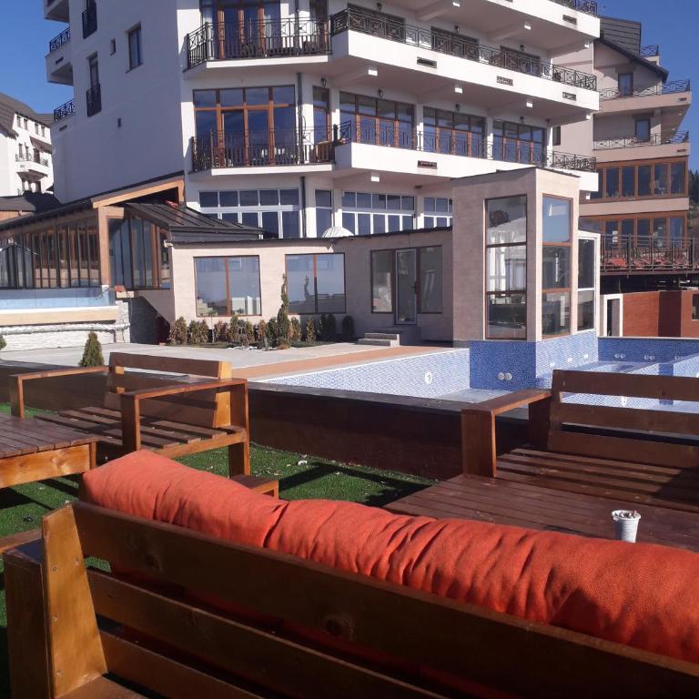 Apartman Lux Kopaonik - Apartment with Mountain View - 2