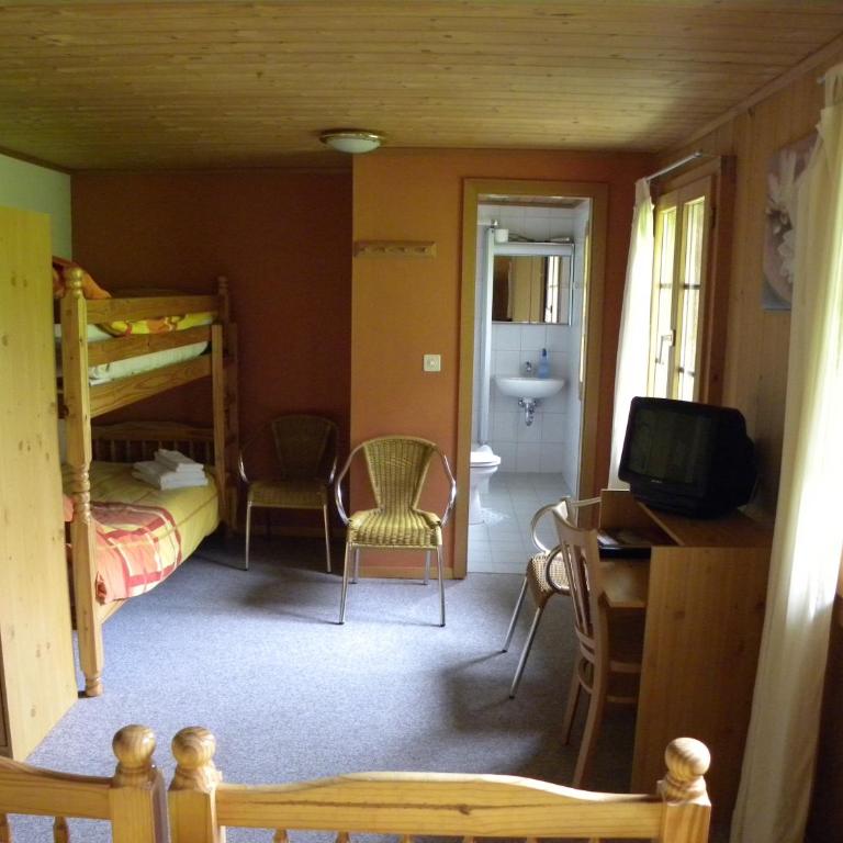 Hotel Restaurant Walliser Sonne - Familienzimmer (2 Erwachsene + 2 Kinder) - 3