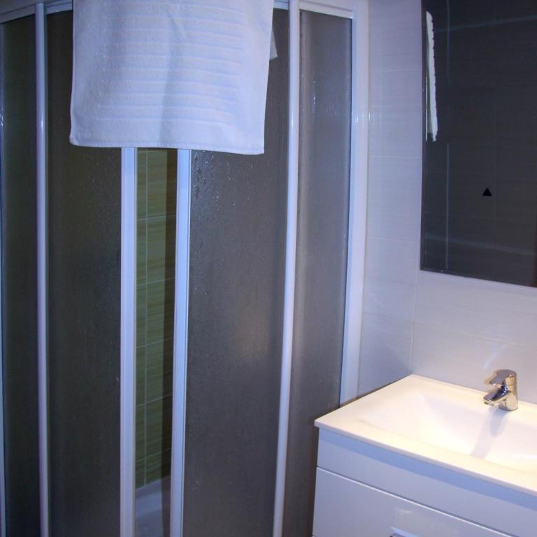Holiday Apartments Malvarrosa Beach - Superior Three-Bedroom Apartment with Terrace - 9