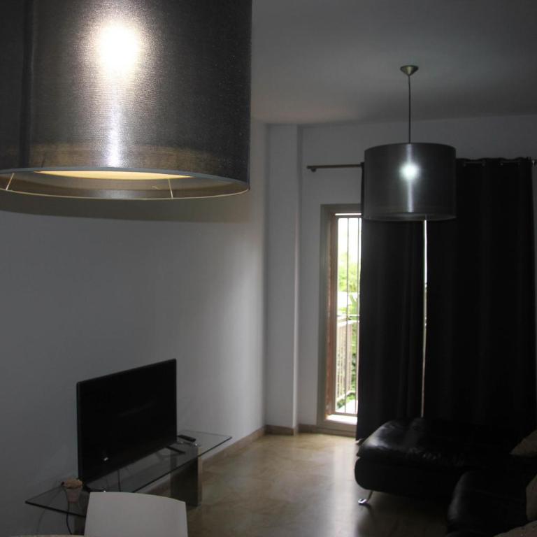 Holiday Apartments Malvarrosa Beach - Superior Three-Bedroom Apartment with Terrace - 17