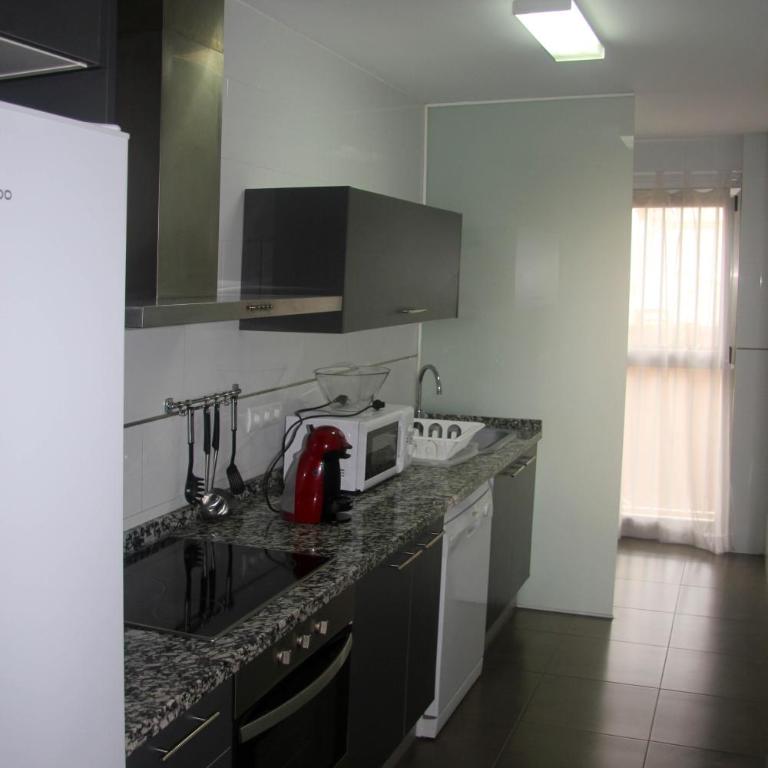 Holiday Apartments Malvarrosa Beach - Superior Three-Bedroom Apartment with Terrace - 18