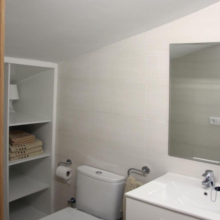 Holiday Apartments Malvarrosa Beach - Superior Two-Bedroom Apartment with Terrace - 14