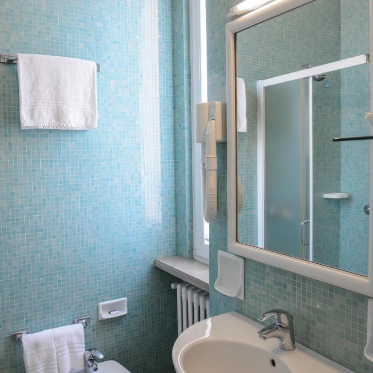 Hotel Continental - Camera Tripla - 5