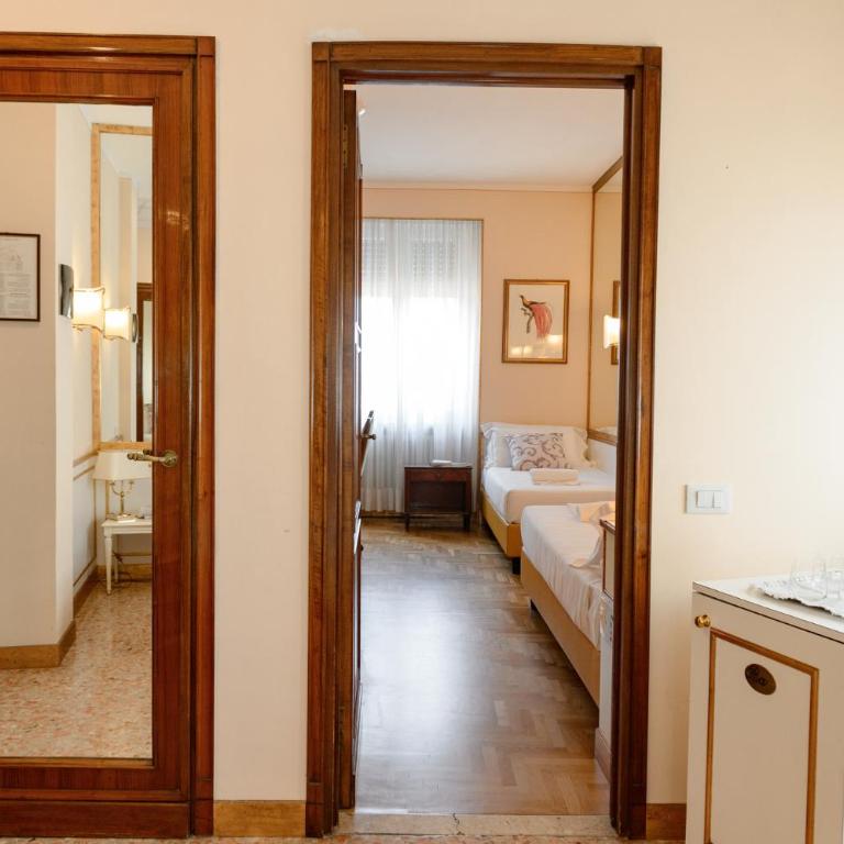 Hotel Continental - Camera Tripla - 3