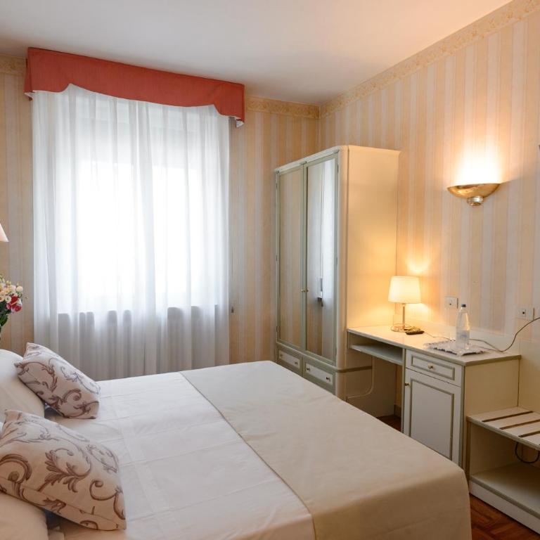Hotel Continental - Camera Matrimoniale - 8
