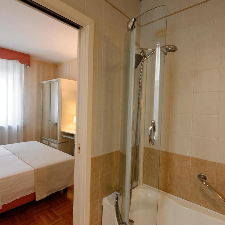 Hotel Continental - Camera Matrimoniale - 4