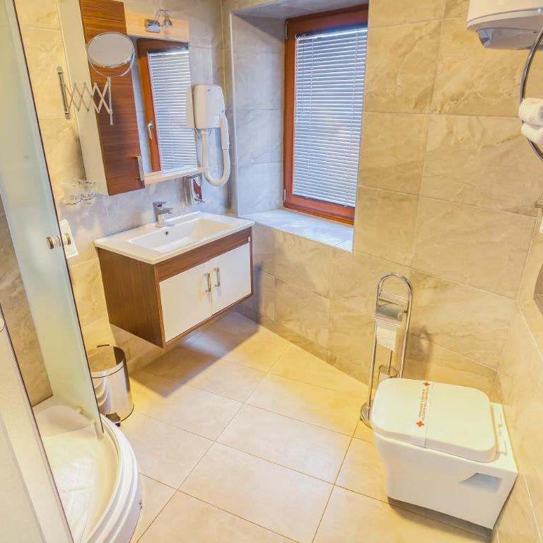 Hotel Palata Venezia - Twin Room - 9