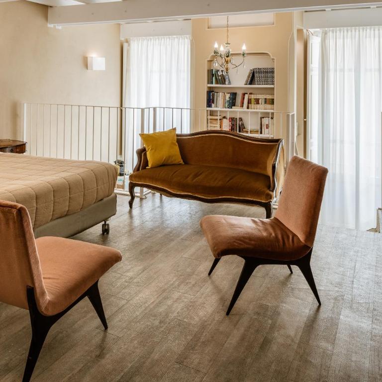 Palazzo Dessy Historic House - Deluxe Double Room with Balcony - 6