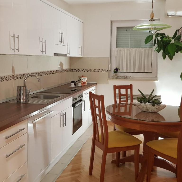 Galeria Nura - Apartment with Balcony - 11