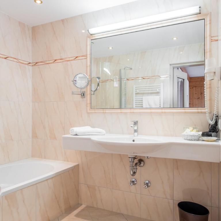 Hotel Riedl im Zillertal - Standard Doppelzimmer - 3