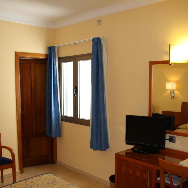 Hotel Pujol - Habitación con 2 camas - Interior - 4