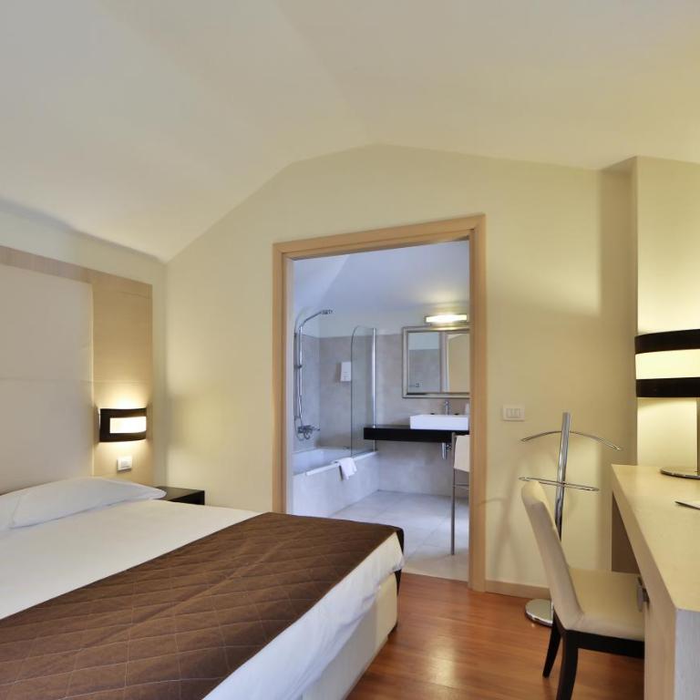Regal Residence - Studio (1 Adult) - 4