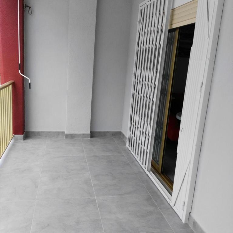 PRECIOSO APARTAMENTO EN PRIMERA LINEA DE MAR - Apartamento - 12
