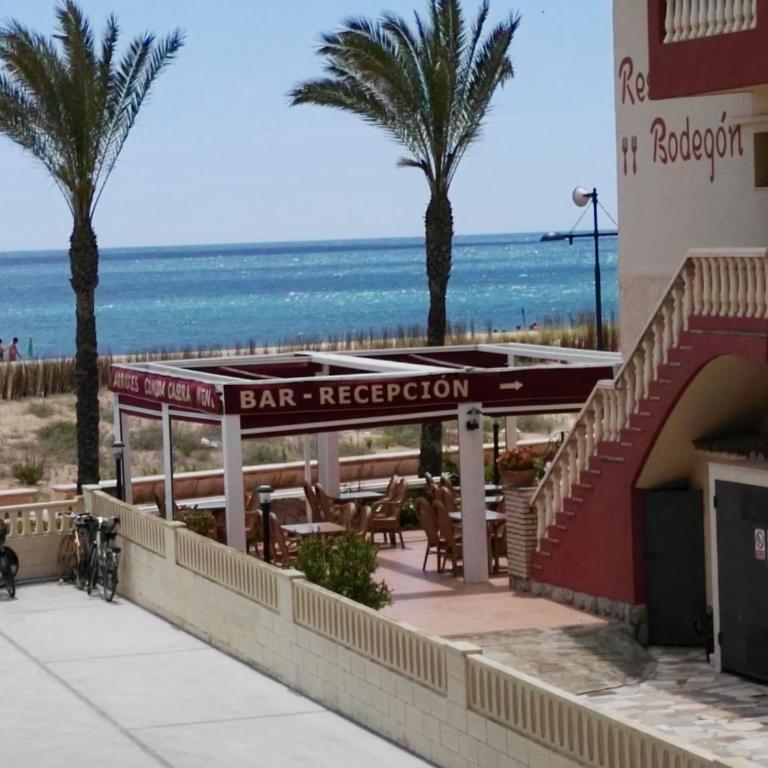 PRECIOSO APARTAMENTO EN PRIMERA LINEA DE MAR - Apartamento - 14