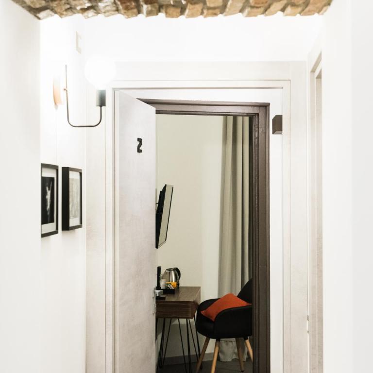 COLOSSEUM MUSIC DESIGN Guest House - Camera Queen Superior - 1