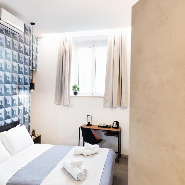 COLOSSEUM MUSIC DESIGN Guest House - Camera Matrimoniale con Bagno Privato - 1