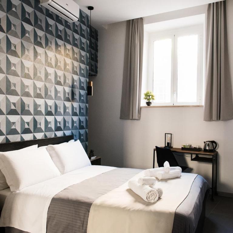 COLOSSEUM MUSIC DESIGN Guest House - Camera Matrimoniale con Bagno Privato - 2