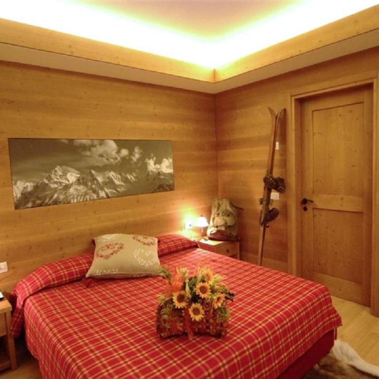 Design Suite Tirano - Camera Matrimoniale Superior - 1