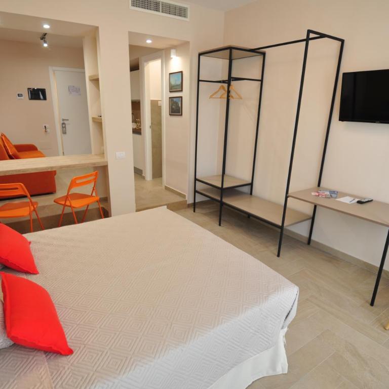 Delco Naples - Junior Suite - 4