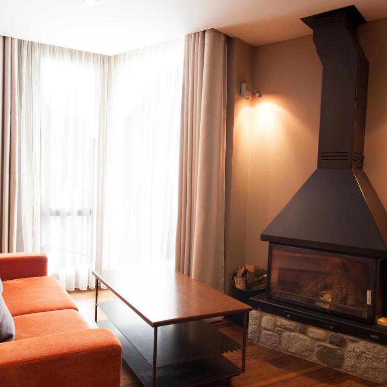 SOMMOS Hotel Aneto - Suite Junior con chimenea - 11