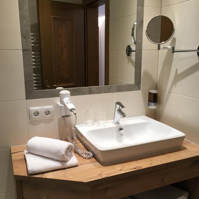 HOTEL Burgstein alpin & lifestyle - Familiensuite - 1