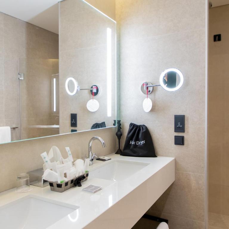 Swissotel Sarajevo - Junior Suite - 7